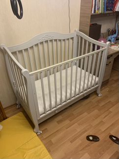 Кровать детская из натурального дерева