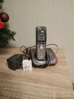Цифровой беспроводной телефон Panasonic KX-TG7205R