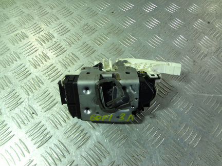 Замок двери задней левой Мерседес 204 212 218