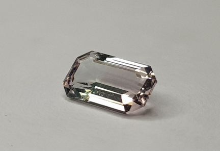 40Т. Турмалин. Нигерия. 0.9 кт