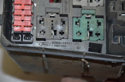 Блок предохранителей Форд Мондео 1 93BG-14411