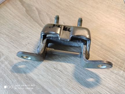 Петля двери для Nissan Tiida Almera (G15) 2013)