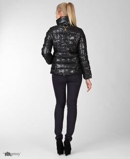 Куртка новая(одета 1 раз)