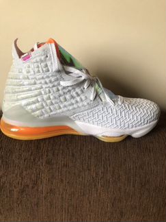 Кроссовки LeBron 17