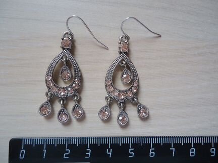 Женские серьги (бижутерия)