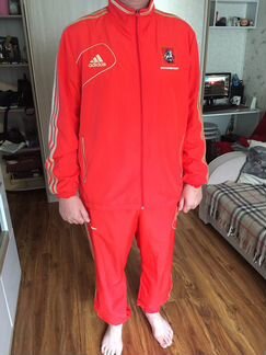 Спортивный костюм