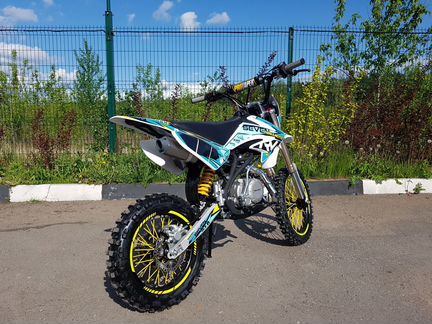 Питбайк regulmoto seven 125e. Питбайк Seven 125. Регулмото Севен 125. Питбайк регулмото 125 2020.