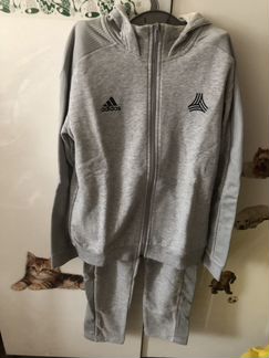 Спортивный костюм новый рр 152 Adidas