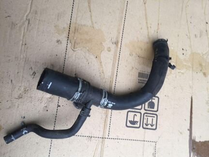 Патрубок двигателя на Range Rover Sport