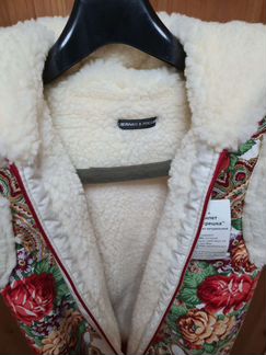 Жилет с капюшоном