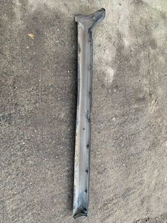 Порог пластиковый накладка правый Mitsubishi