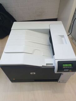 Принтер HP Color LaserJet CP5225