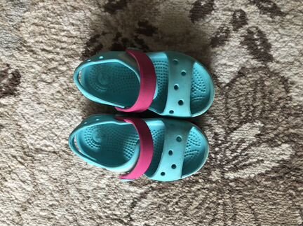 Босоножки Crocs