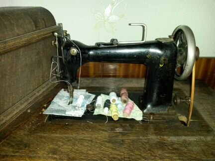 Швейная машинка singer