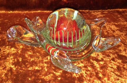 Черепаха с цветком