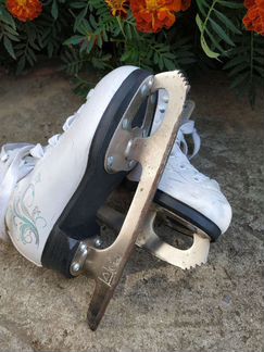 Коньки белые для девочки 18,4 см