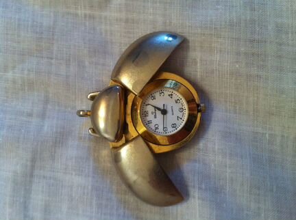 Часы - божья коровка