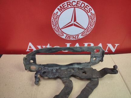 Петля капота левая Mercedes W204 W204 C200 CDI