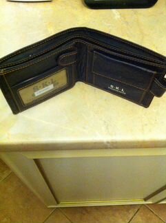 Новый кожаный кошелек