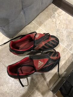 Футбольные бутсы Adidas Predator