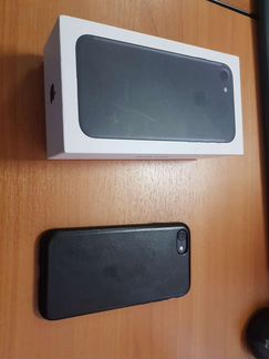 Телефон iPhone 7
