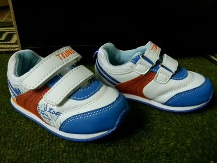 Кроссовки детские