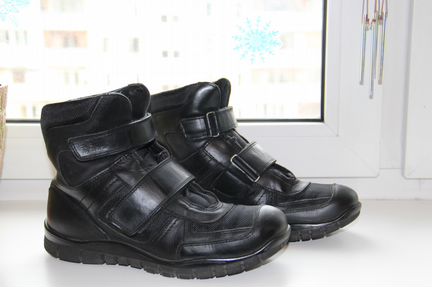 Детские ботинки