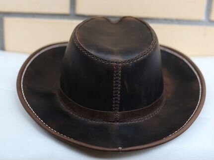 Шляпа кожаная. Светло-коричневая