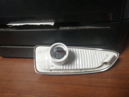 Поворотник В крыло левый Opel Astra J P10