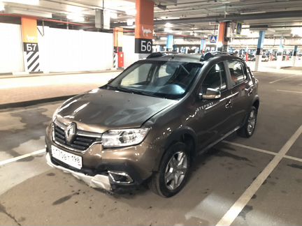 Renault Sandero Stepway 1.6 МТ, 2020, битый, 1 600 км
