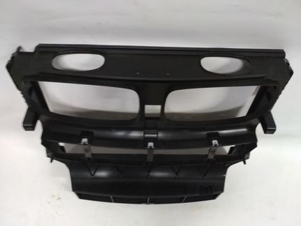Панель радиатора BMW x6 e71 воздуховод