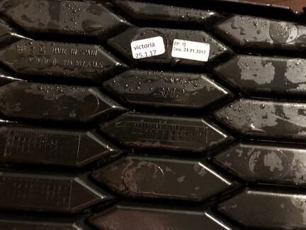 Накладки переднего бампера Audi Q3 s-line (соты)