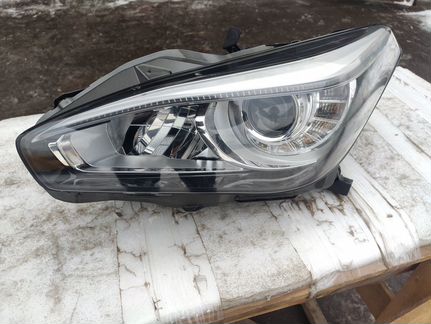 Левая фара Инфинити Q70 Y51 не адаптив