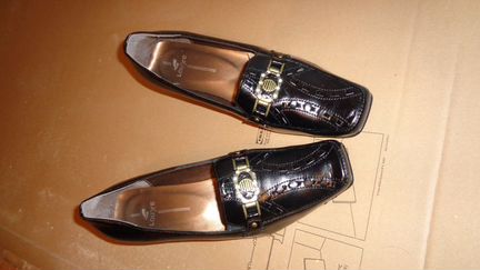 Продам новые туфли