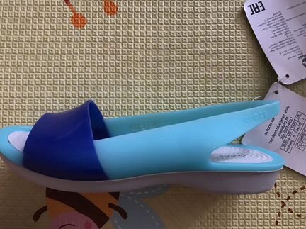 Босоножки crocs новые