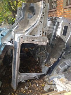 Боковина кузова передняя левая Mitsubishi Pajero 4