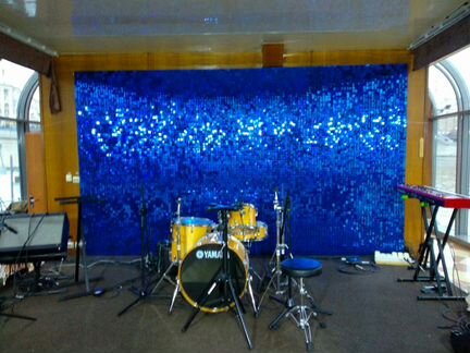 Фотозона из пайеток. Стена из пайеток