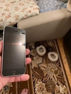 Телефон iPhone se