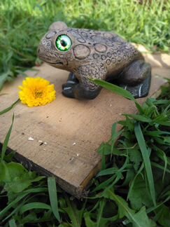 Лягушка из камня