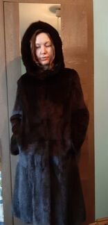 Норковая шуба с капюшоном