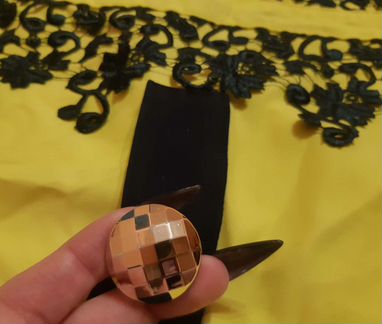 Интересное лимонное платье