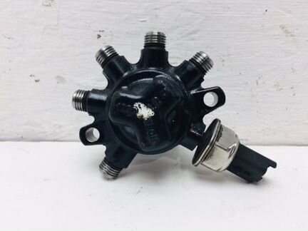 Топливная рампа Ford Mondeo 1.8 2008