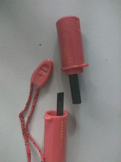 Компас, фонарик, свисток, зеркальце, магний, огнив