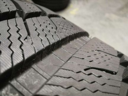275 40 20 Michelin X-Ice