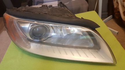 Вольво XC70 S80ii фара ксенон активная правая