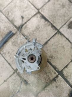 Кулак поворотный левый Рено Меган 3 Флюенс