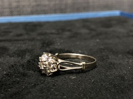 Кольцо с бриллиантами