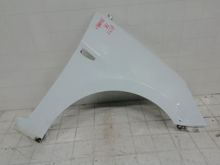 Крыло белое переднее правое Hyundai Solaris 1
