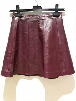 Бордовая юбка из натуральной кожи