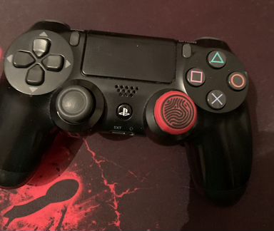 Sony PS4 с джостиком и 5 играми